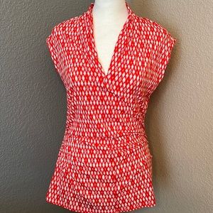 Size M - Vince Camuto - orange/red and white geometric top with capped sleeves